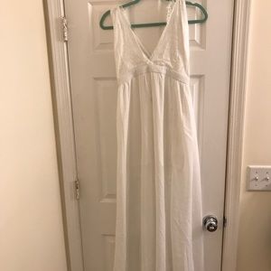 White maxi dress